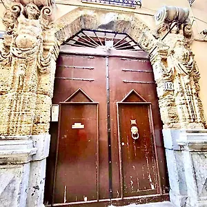 Palazzo Barone Muzio , Palermo Italia